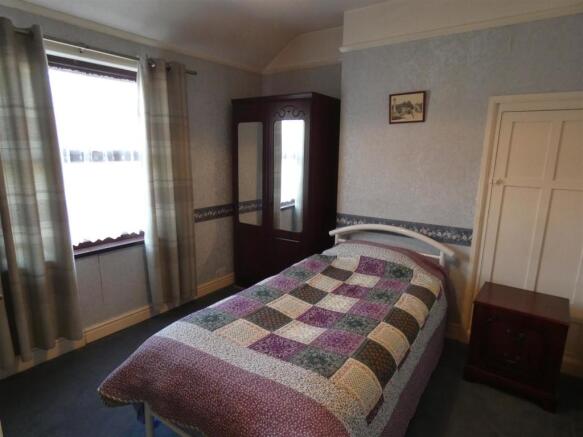 BEDROOM 2