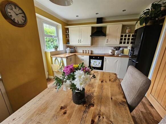 KITCHEN/DINER