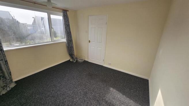 3 bed Semi-Detached Bungalow for sale Image 9