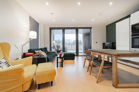 Hansel Rd - Large Balcony