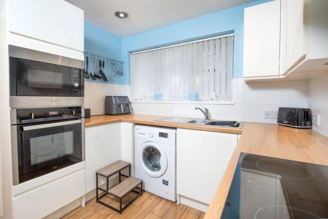 Spinney Road, Weldon, NN17 3JZ photo 4