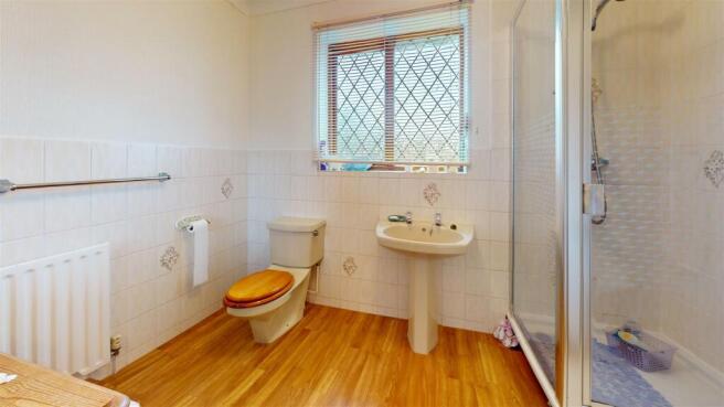 7-Holme-Park-Bathroom.jpg