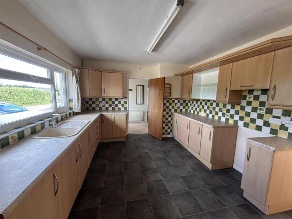 kitchen 1.jpeg