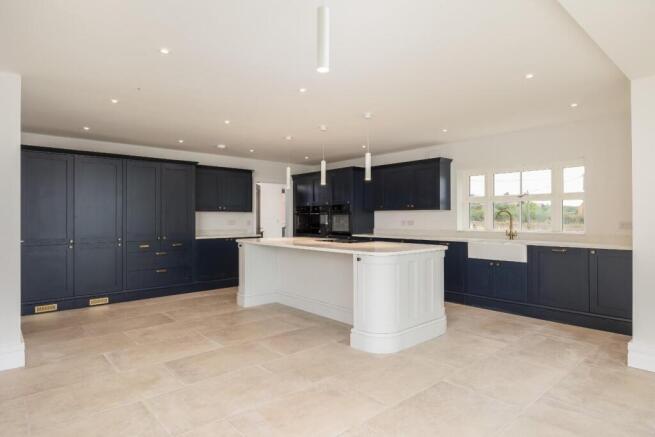 4 bed Detached for sale Image 5