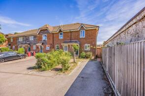 8, Hamilton Gardens, Chichester PO18 8BY