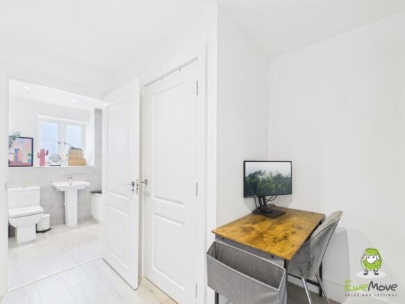 EweMove Estate Agents Basingstoke - Coliseum Court