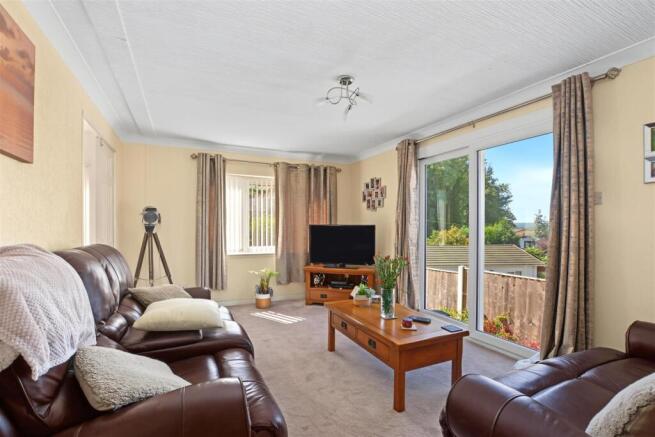 Barnsley Close, Killarney Park, Nottingham photo 4