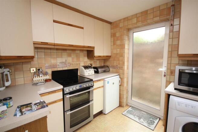 Kitchen 3.JPG