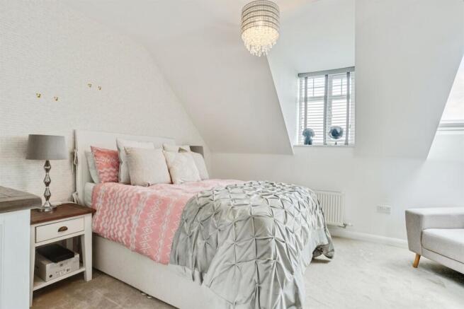 3 bed Semi-Detached for sale Image 12