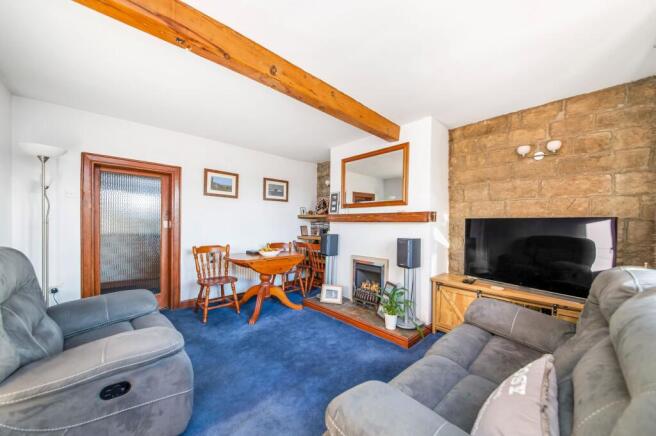 OPEN-PLAN LIVING DINING ROOM