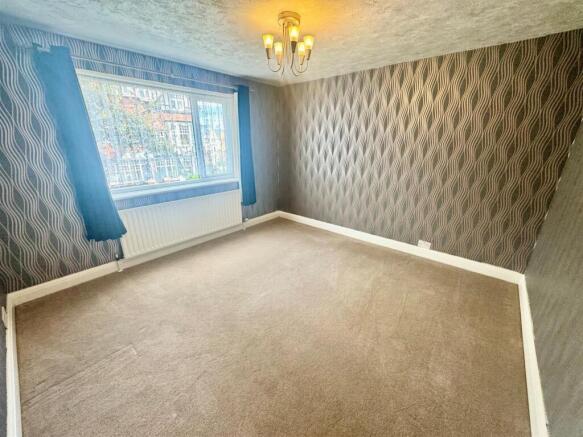 2 bed Flat for sale Image 5