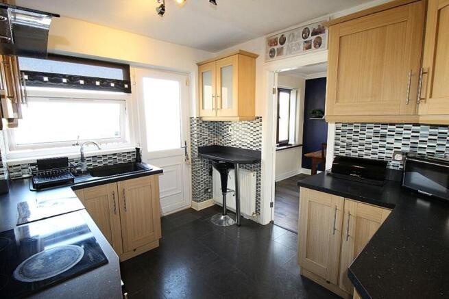 3 bed Semi-Detached for sale Image 9