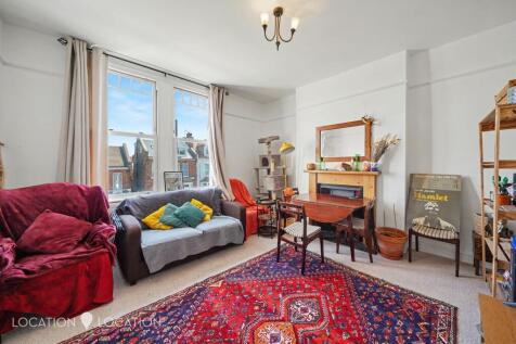 Ferme Park Road, London, N8