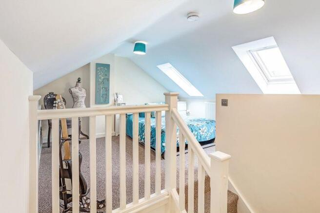 BEDROOM 2