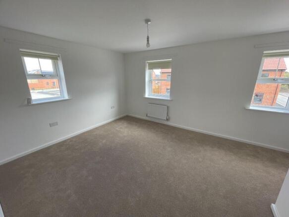 3 bed Detached to rent Image 12