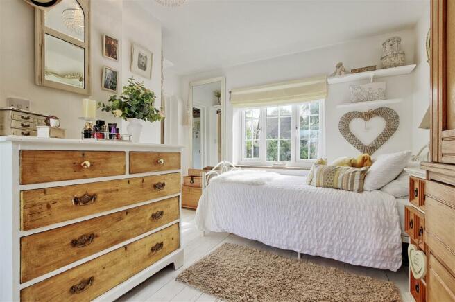 Bedroom 4.jpg