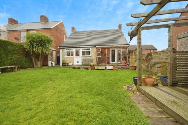 REAR GARDEN 05.jpg