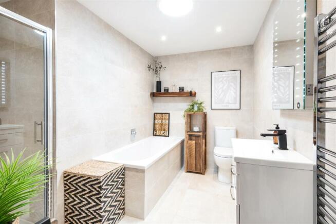 Family Bathroom.jpg