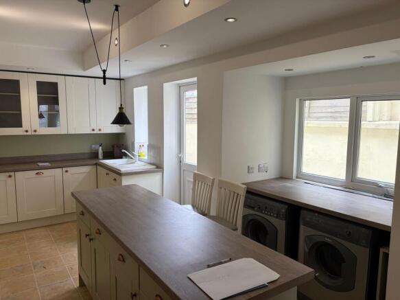 5 bed Terraced for sale Image 6