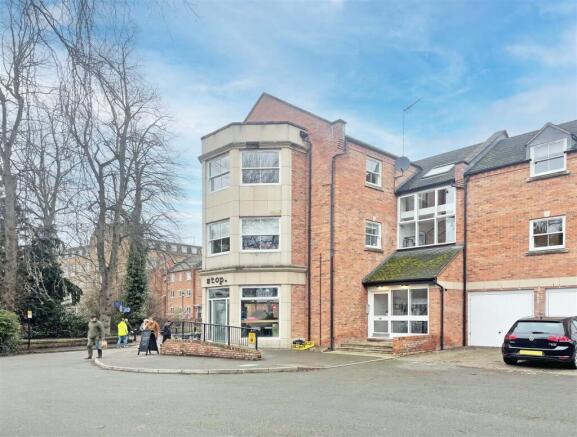 St Julians Crescent 11 Front Shot 2023.jpg