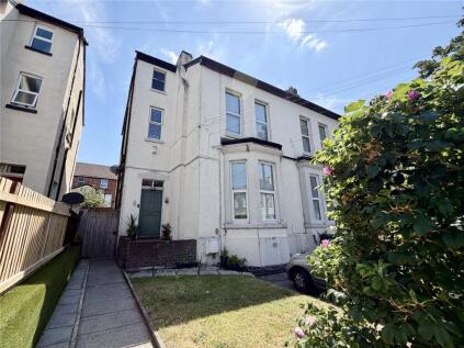 Courtenay Road, Waterloo, L22