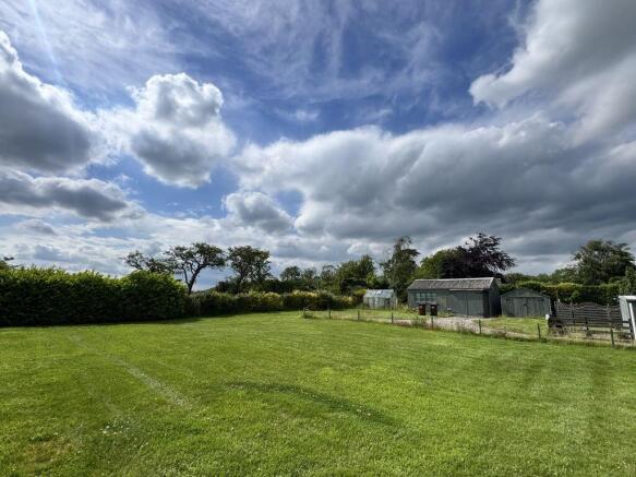 2 bed Semi-Detached for sale Image 12