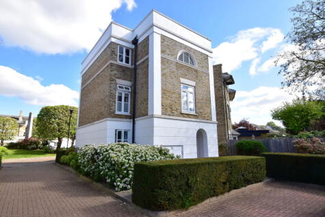 Huntingdon Gardens, London, W4 3HX