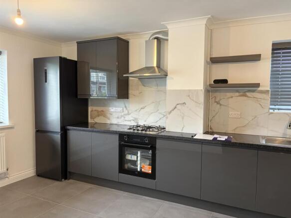 Kitchen 1.jpg