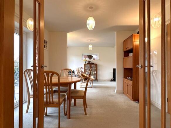 Oak Doors Into Dining Room 148
