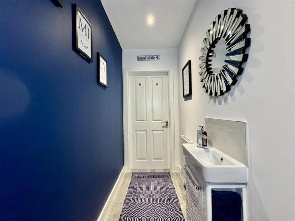4 bed Detached for sale Image 9