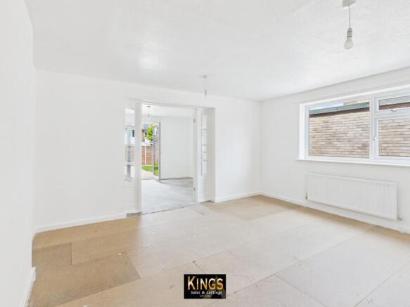 4 bed Detached for sale Image 4