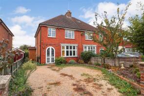 52, Hillside, Horsham RH12 1NG