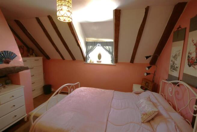 Bedroom 1c.JPG