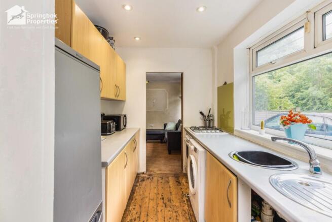 4 bed Link Detached House for sale Image 6