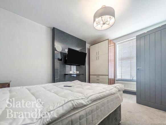 WhatsApp Imag  e 2026-04-08 at 15.20.42