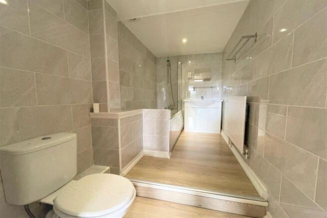 En-Suite Bathroom