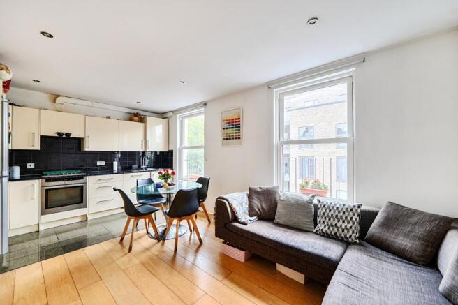 Kitchen / Lounge