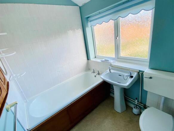 Bathroom.jpg