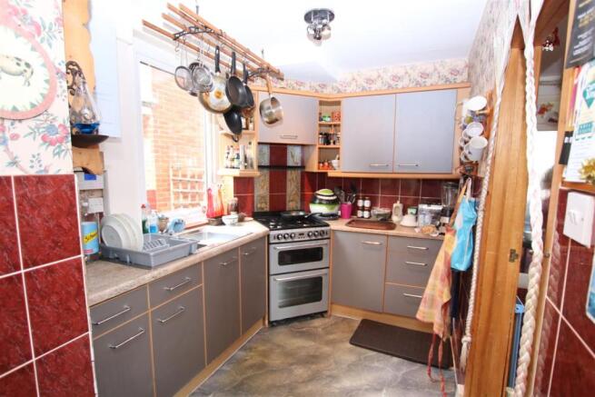 KITCHEN.JPG