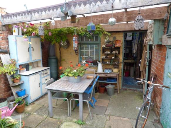 COVERED PATIO