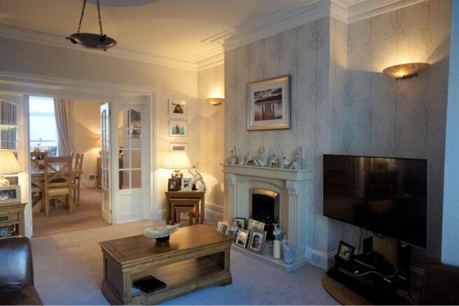 Lounge/Dining Room