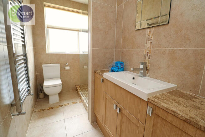 2 bed Terraced to rent Image 8