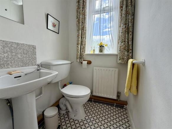 3 bed Semi-Detached for sale Image 11