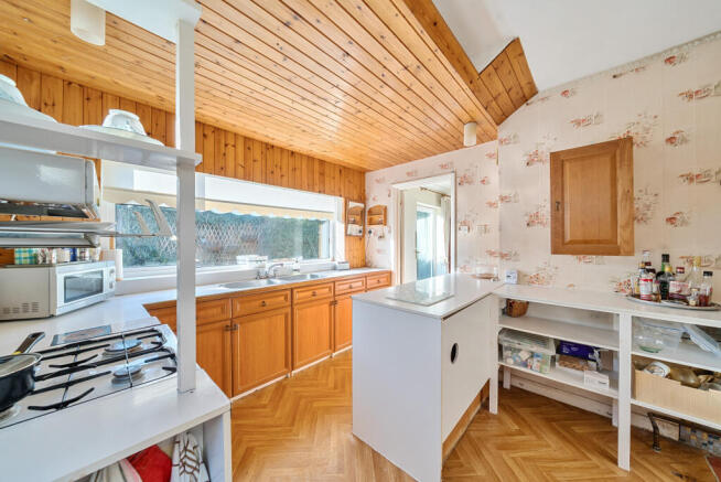 1371258-17-68fb46...