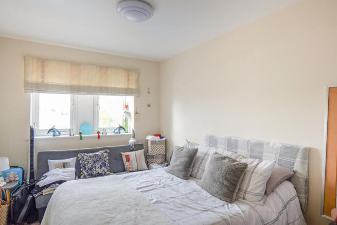 2 bed Flat for sale Image 10