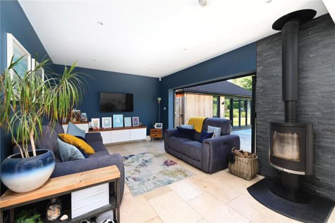 The Village, Finchampstead, Wokingham, Berkshire, RG40 photo 4