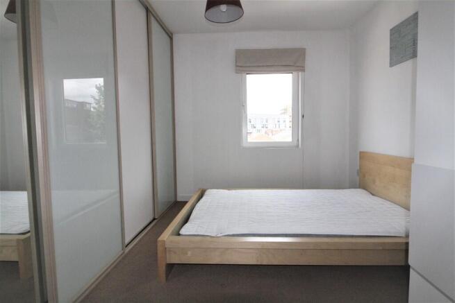 1 bed Apartment to rent Image 5