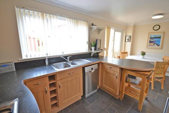 Kitchen Breakfastroom (2nd view)