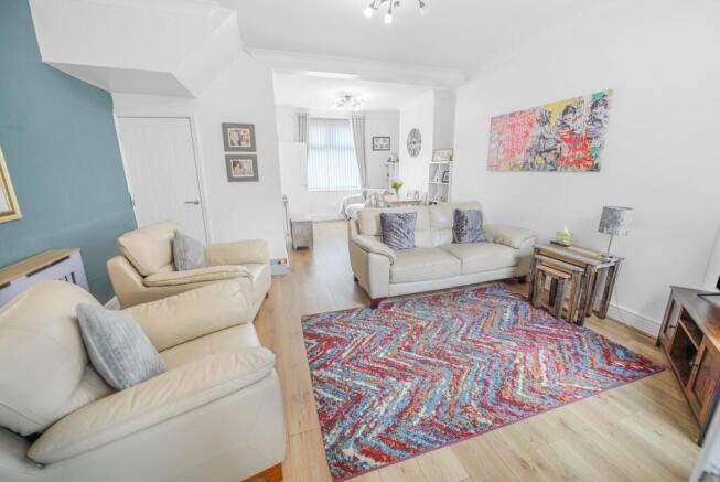 Lounge/Dining Room