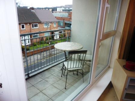 5157-20210327115346-2.3-4-Hanson-park-Balcony